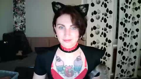 Snapshot of nefertiti_queen chatting on 10, 10, 2025 nefertiti_queen online show from 10, 10, 2025