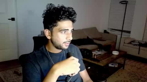 Snapshot of neilsing chatting on 4, 10, 2025 neil online show from 4, 10, 2025