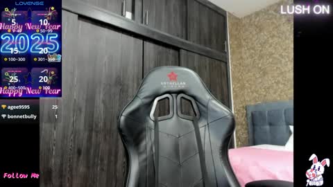 neith_xue online show from 3, 1, 2025