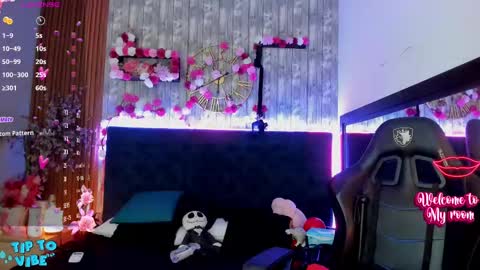 Snapshot of nekomisaki chatting on 18, 9, 2025 Miah online show from 18, 9, 2025