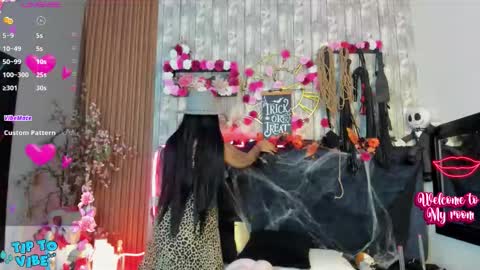 Snapshot of nekomisaki chatting on 15, 10, 2025 Miah online show from 15, 10, 2025