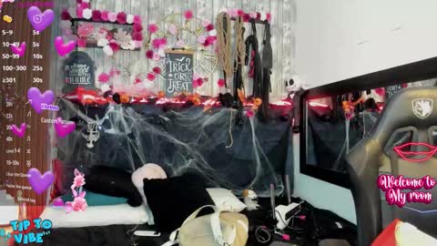 Snapshot of nekomisaki chatting on 16, 10, 2025 Miah online show from 16, 10, 2025