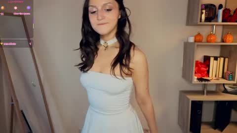 Vicky and Beatrice online show from 24, 4, 2026