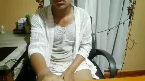 nelia_84 online show from 25, 5, 2026