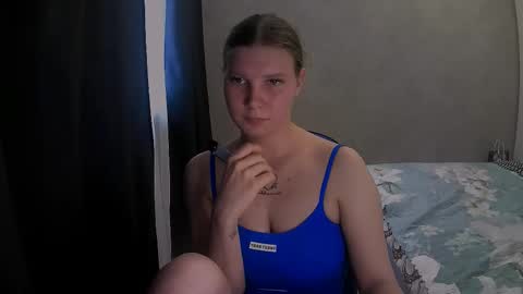 Snapshot of nelli_lux chatting on 3, 12, 2025 Nelli online show from 3, 12, 2025