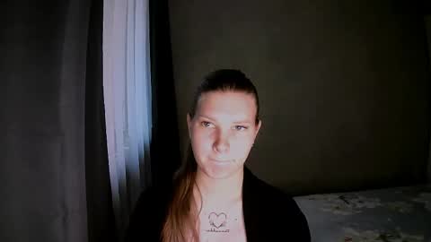 Snapshot of nelli_lux chatting on 4, 12, 2025 Nelli online show from 4, 12, 2025