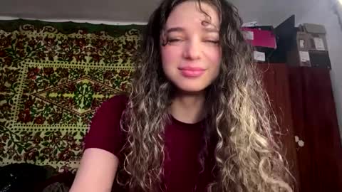 Snapshot of nelliezhu chatting on 5, 4, 2026 Angelihee online show from 5, 4, 2026