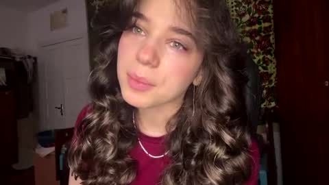 Snapshot of nelliezhu chatting on 6, 4, 2026 Angelihee online show from 6, 4, 2026