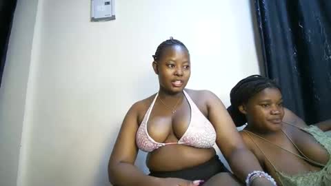 nellyeluxe online show from 22, 4, 2026