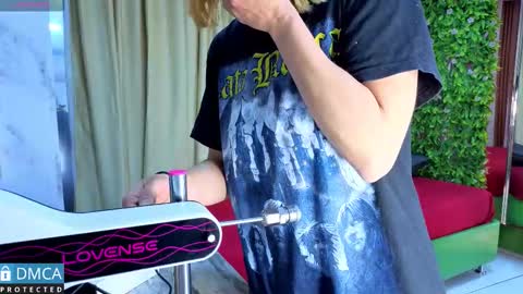 Salome Nena cupcake online show from 2, 2, 2026