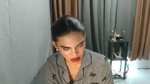 neomi online show from 27, 4, 2026