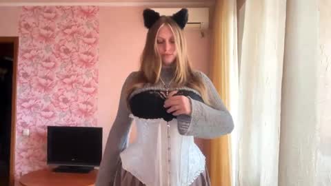 Snapshot of neomimaddern chatting on 18, 4, 2026 neomimaddern online show from 18, 4, 2026