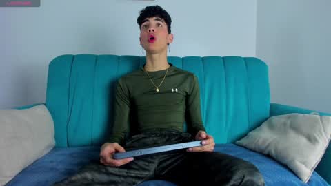 Snapshot of neoraptis chatting on 3, 2, 2025 NeoRaptis jhonatan online show from 3, 2, 2025