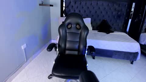 nerida_ online show from 3, 11, 2025