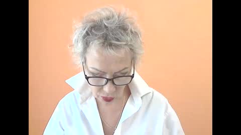 NessyJenixs online show from 10, 9, 2025