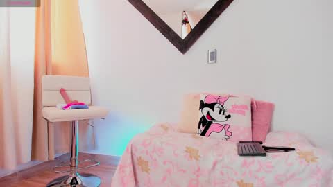 ximena online show from 25, 1, 2025