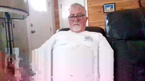 newhallboxer online show from 4, 5, 2026