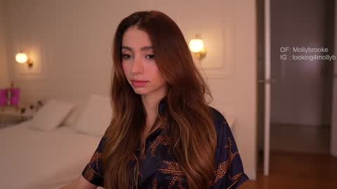 Snapshot of newmollybrooke chatting on 3, 3, 2026 all my links Here online show from 3, 3, 2026