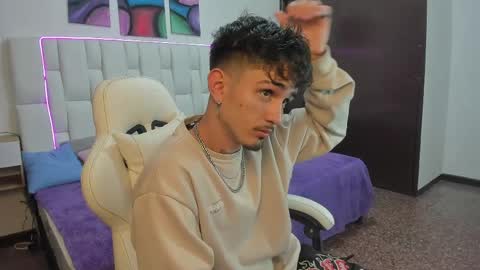 Yeison online show from 7, 4, 2026