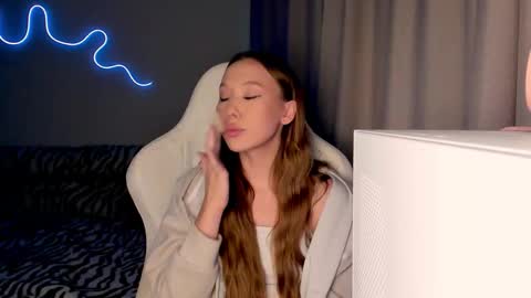 Snapshot of neyrmina chatting on 22, 10, 2025 Mina online show from 22, 10, 2025