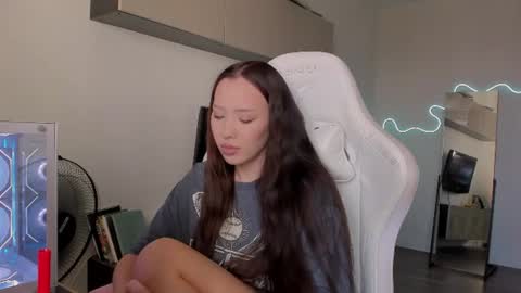 Mina online show from 4, 8, 2026