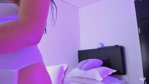 nia_16 online show from 8, 2, 2025