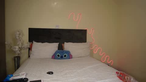 kikiNiaAria online show from 23, 12, 2024