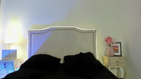 Nia Malkova online show from 24, 4, 2026