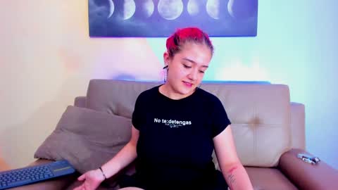 Snapshot of nia_stark chatting on 3, 1, 2025 Estefani online show from 3, 1, 2025