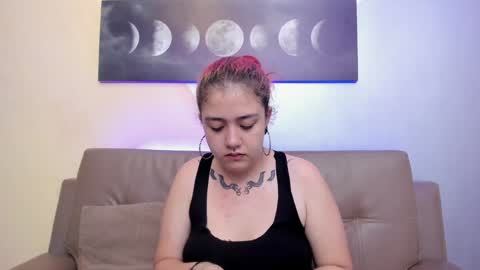 Snapshot of nia_stark chatting on 28, 1, 2025 Estefani online show from 28, 1, 2025