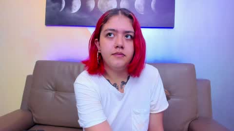 Snapshot of nia_stark chatting on 3, 2, 2025 Estefani online show from 3, 2, 2025