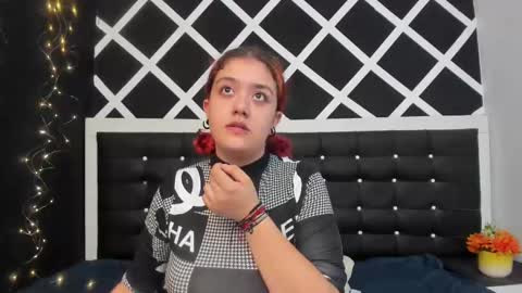 Snapshot of nia_stark chatting on 19, 2, 2025 Estefani online show from 19, 2, 2025
