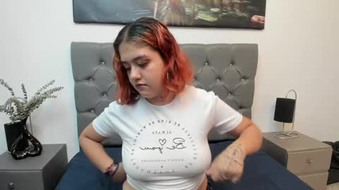 Snapshot of nia_stark chatting on 5, 3, 2025 Estefani online show from 5, 3, 2025