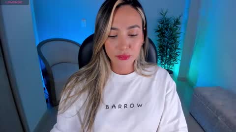 Snapshot of niabennet chatting on 9, 10, 2025 Nia online show from 9, 10, 2025