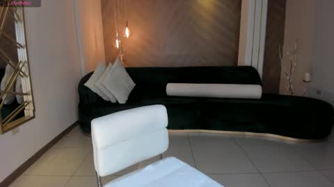 SQUIRTER DOLL    online show from 10, 10, 2025