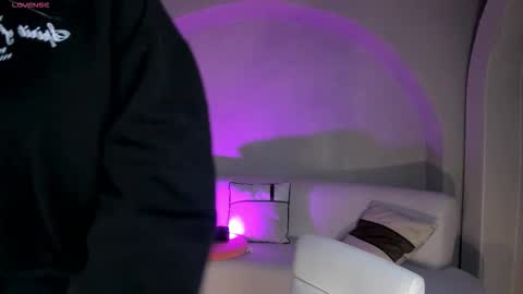 SQUIRTER DOLL    online show from 27, 10, 2025