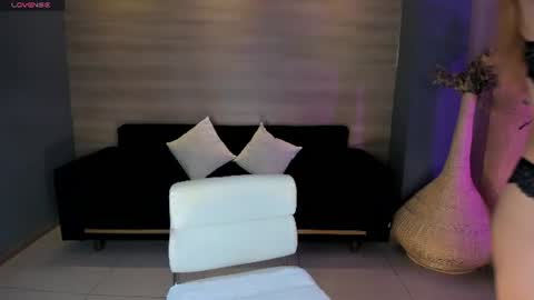 SQUIRTER DOLL    online show from 5, 8, 2026
