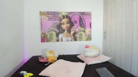 Snapshot of nianoretti chatting on 22, 9, 2025 Nia online show from 22, 9, 2025