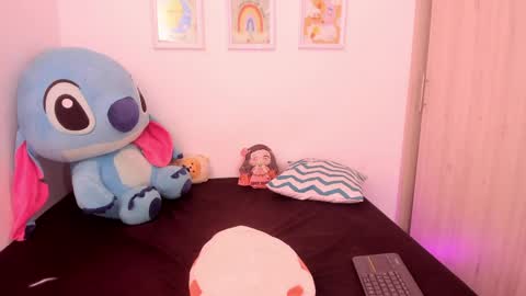  Nia  online show from 24, 4, 2026