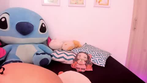  Nia  online show from 28, 4, 2026