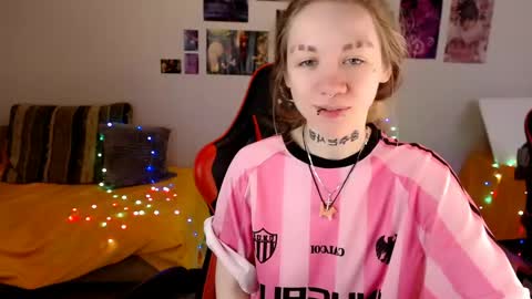 nica_kawaii online show from 2, 6, 2026