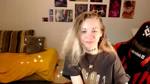 nica_kawaii online show from 3, 6, 2026