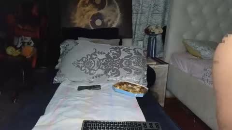 Snapshot of nicckah_ chatting on 4, 11, 2025 Lilly online show from 4, 11, 2025