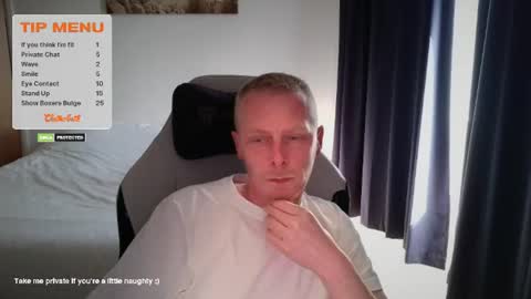 nice_chat_guy online show from 23, 7, 2026