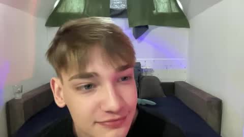 Snapshot of nick_win chatting on 9, 12, 2024 Nick online show from 9, 12, 2024