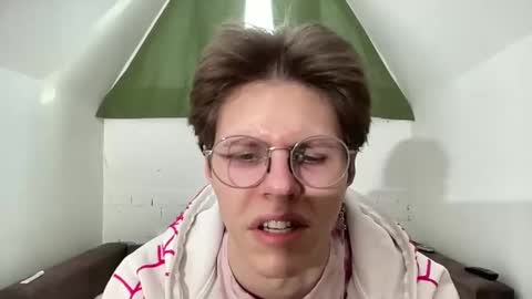 Snapshot of nick_win chatting on 7, 1, 2025 Nick online show from 7, 1, 2025