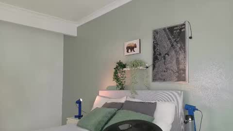 NICKI FOX  online show from 11, 10, 2025