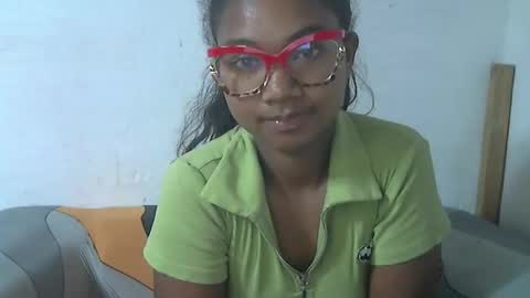 nickiqqyuu online show from 8, 6, 2026