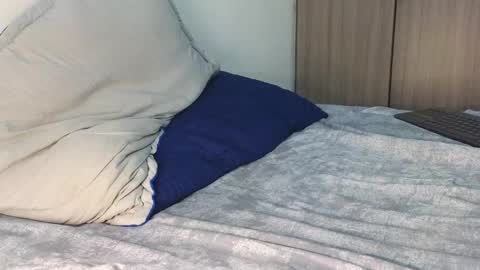 Nicolas              online show from 6, 2, 2025