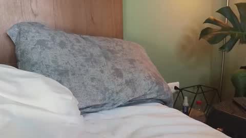 Nicolas              online show from 1, 10, 2025